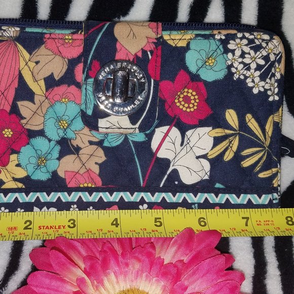 EUC VERA BRADLEY Black Floral Wallet - Picture 7 of 8